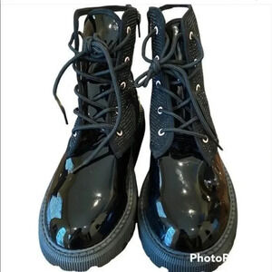 DKNY women boots NWOT